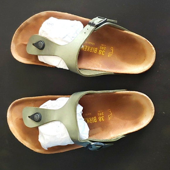 Birkenstock Shoes - VGUC Birkenstock pewter shimmery color classic slides